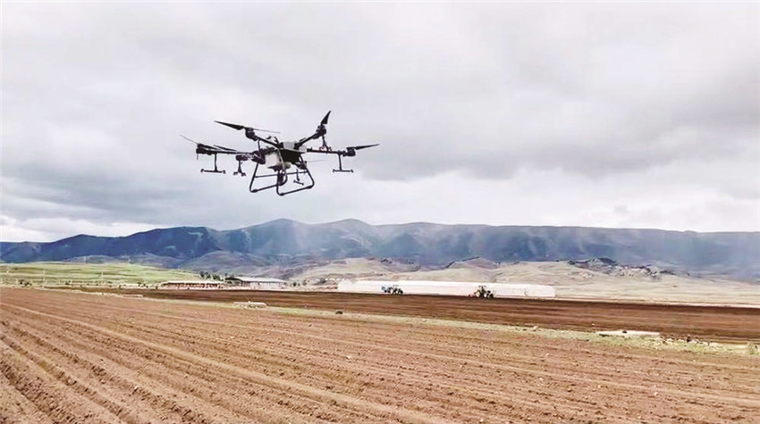 無人機(jī)施.jpg 無人機(jī)施.jpg