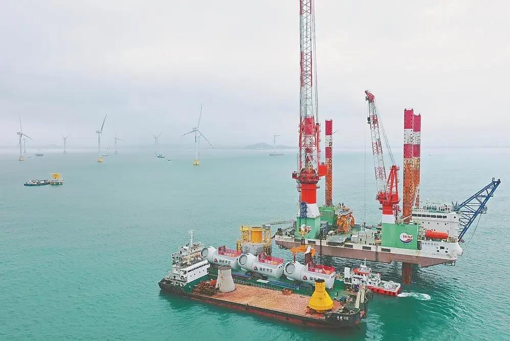 福能集團(tuán)曾是“一煤獨(dú)大”的老國企，近年來積極轉(zhuǎn)型，布局新能源、新材料、醫(yī)療健康等領(lǐng)域。圖為福能集團(tuán)三川海上風(fēng)電項(xiàng)目。（資料圖片）